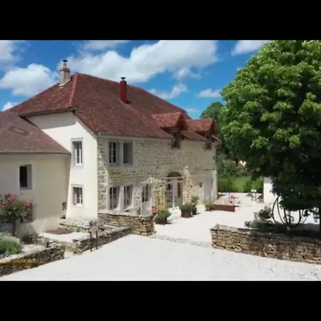 L'entre-coeur Bed & Breakfast